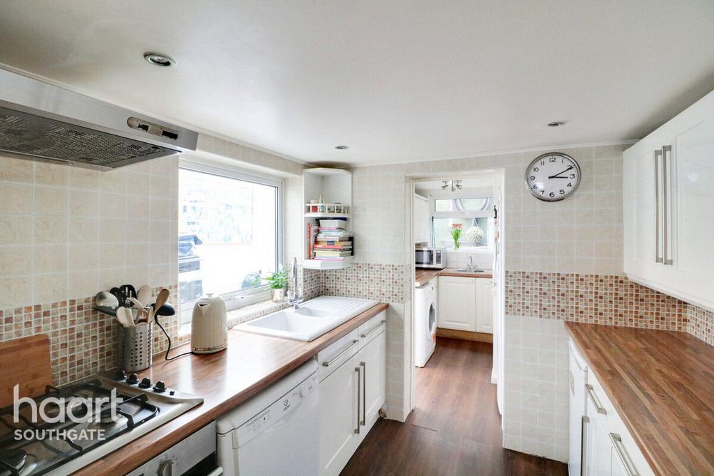 Brunswick Crescent, London 2 bed terraced house for sale £450,000