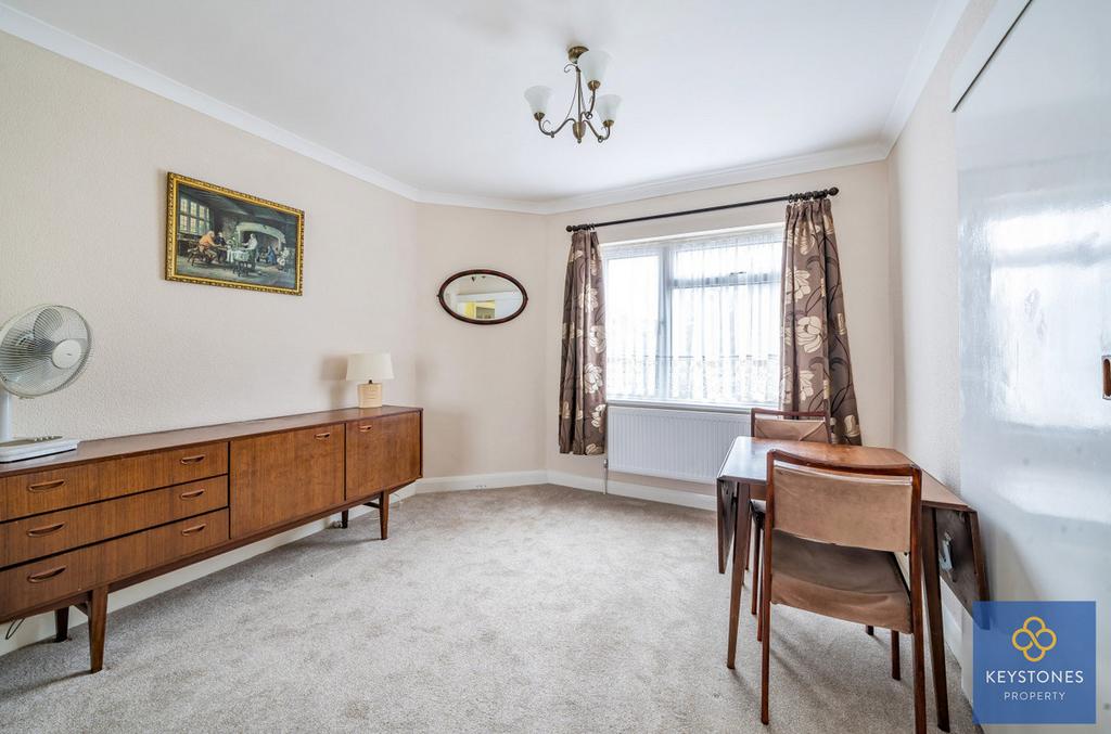 Lowshoe Lane, Collier Row, RM5 3 bed semidetached house for sale £