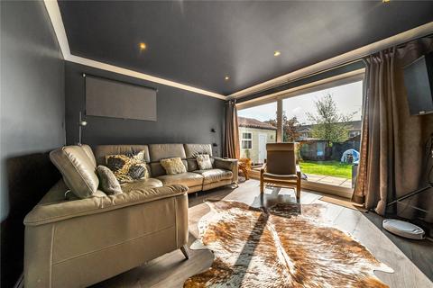 3 bedroom end of terrace house for sale, Lambourne Crescent, Sheerwater, Woking, Surrey, GU21