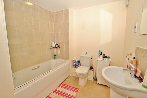 38 Ashcombe Crescent, Witney, OX28 6GL