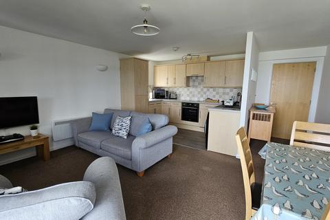 2 bedroom flat to rent, Marine Drive, Paignton