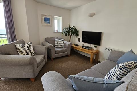 2 bedroom flat to rent, Marine Drive, Paignton
