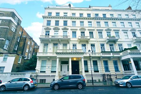 1 bedroom flat for sale, 11 Queen's Gate Gardens, London, SW7