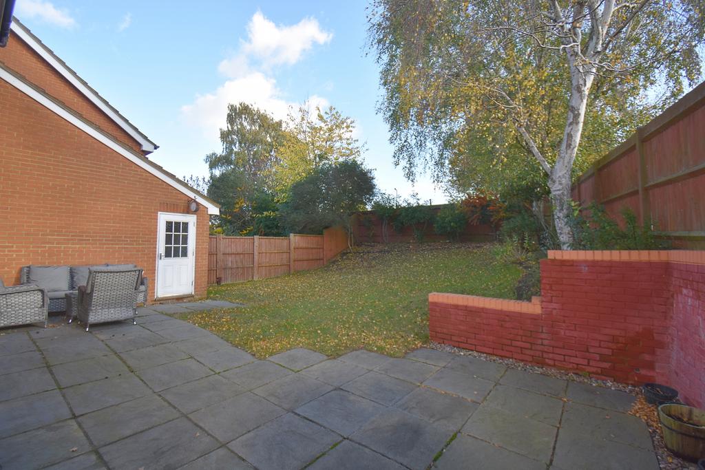 Beech Avenue, Swanley, Kent 5 bed detached house for sale £600,000