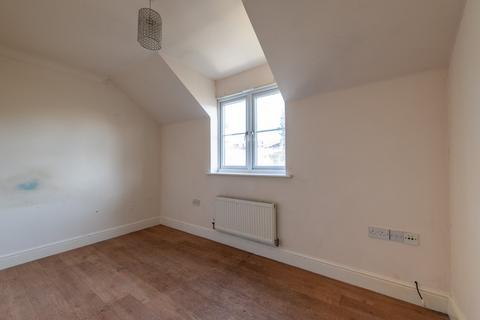 16 Kendall Gardens, Gravesend, DA11 0EE