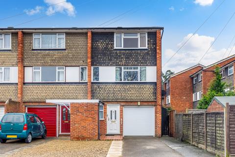 3 bedroom townhouse for sale - Gloucester Gardens, Sutton, SM1