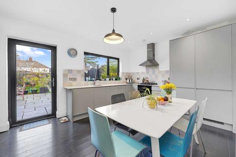24 Sanderstead Road, London, E10 7PP