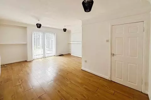 3 bedroom terraced house to rent – pohled 2