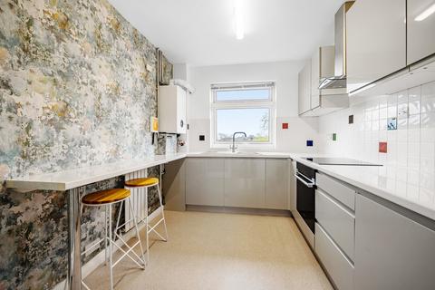 2 bedroom apartment for sale - Jordans Close, Guildford, Surrey, GU1