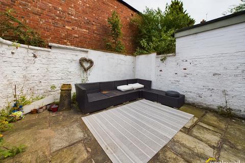 18 Bridge Street, Macclesfield, SK11 6EG