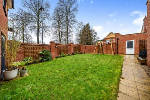4 bedroom detached house for sale - Kennedy Avenue, High Wycombe