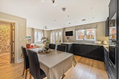 4 bedroom detached house for sale, Kennedy Avenue, High Wycombe