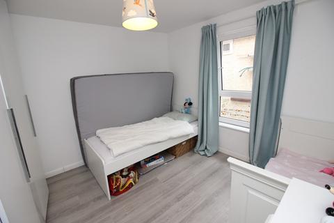 2 bedroom flat to rent, Brinkley Road, Worcester Park KT4