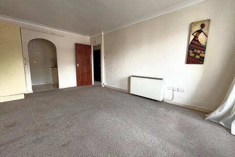 1 bedroom flat for sale - Station Road, New Milton, Hampshire. BH25 6HY