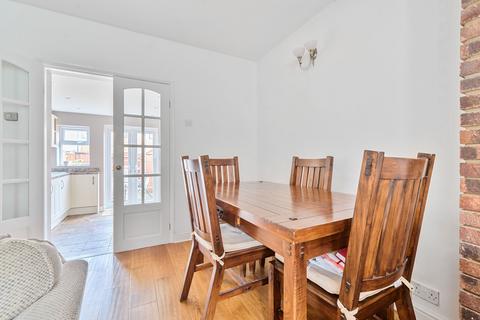 2 bedroom terraced house for sale - Burgess Road, Bassett, Southampton, Hampshire, SO16