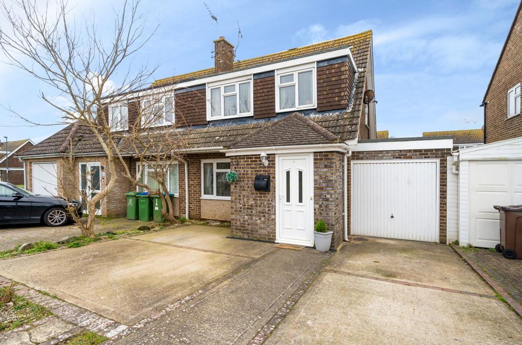 Poulner Close, Felpham, PO22 3 bed semidetached house for sale £365,000