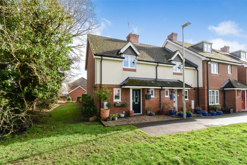 Hook, Hampshire RG27 2 bed end of terrace house for sale £375,000
