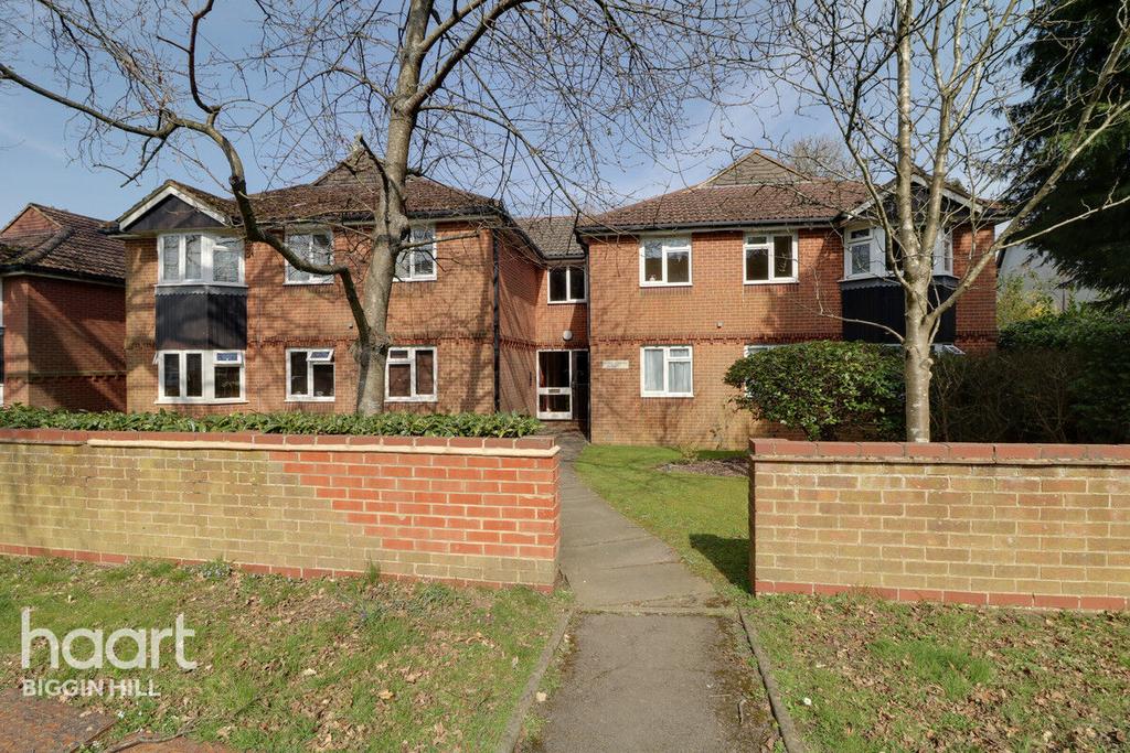 Main Road, Biggin Hill 2 bed apartment for sale £275,000