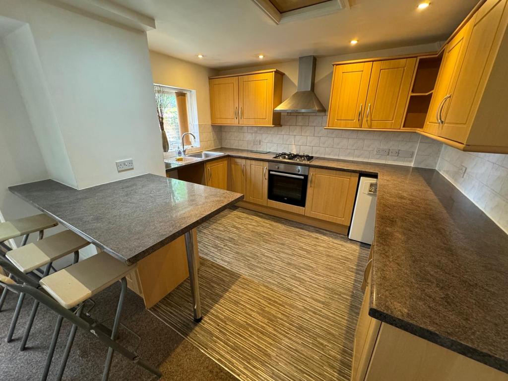 84 Brackenbury Road