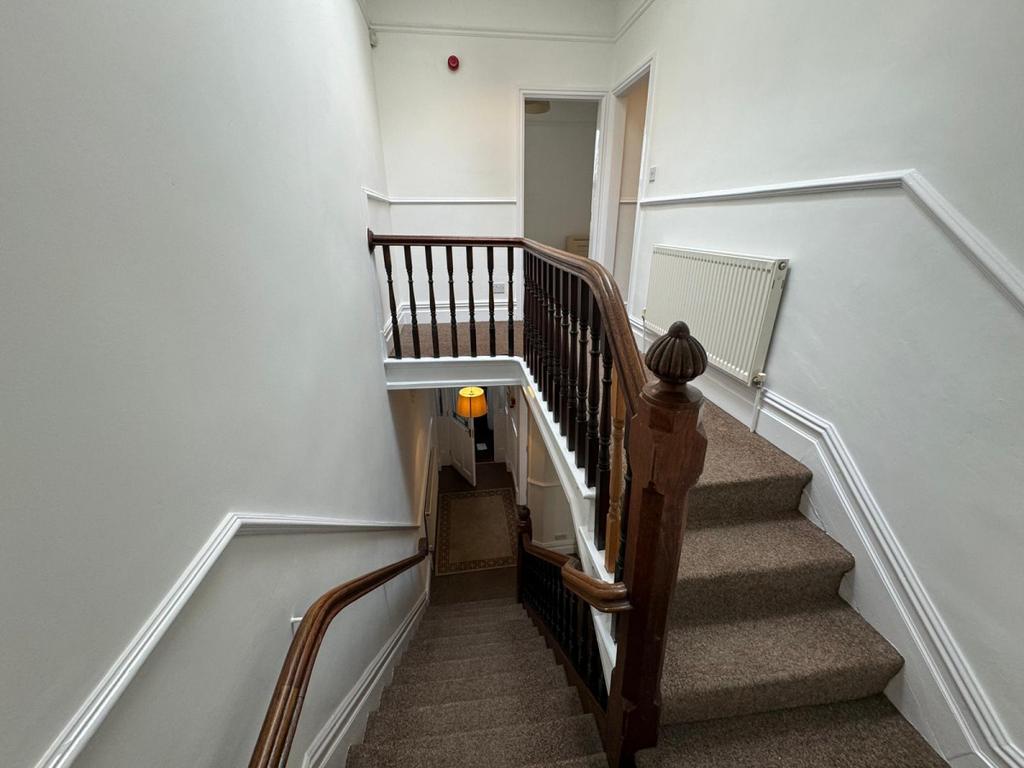 84 Brackenbury Road