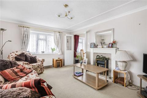 2 bedroom bungalow for sale - Burway Crescent, Penton Park, Chertsey, Surrey, KT16