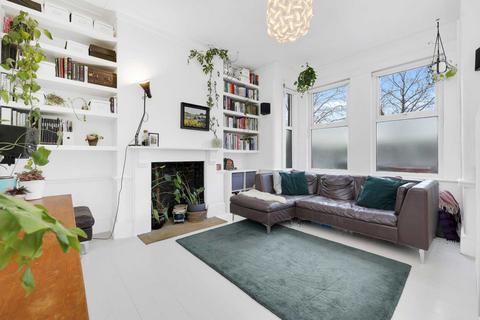 2 bedroom flat for sale - High Road, Leyton, E10
