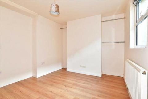 8 Clarendon Place, Dover, CT17 9QB
