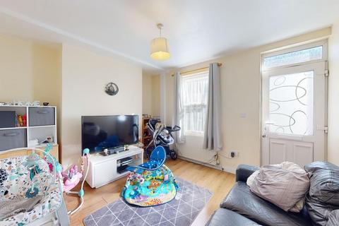 8 Clarendon Place, Dover, CT17 9QB