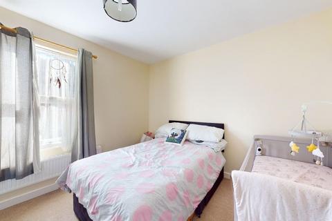 8 Clarendon Place, Dover, CT17 9QB