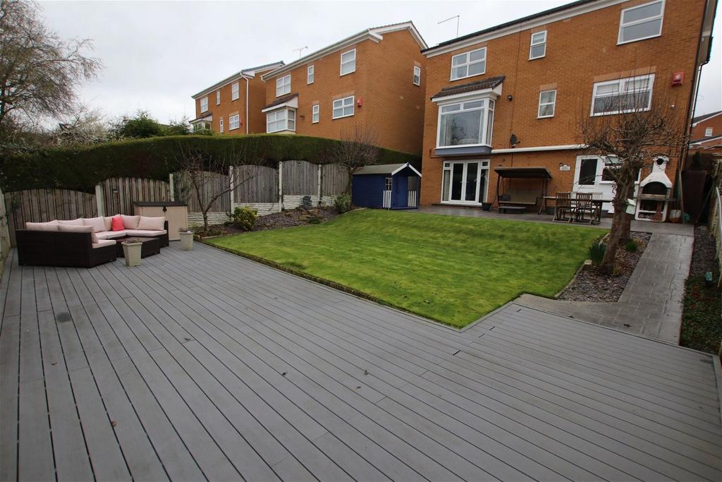 Water Royd Drive, Dodworth, Barnsley 4 bed detached house for sale £