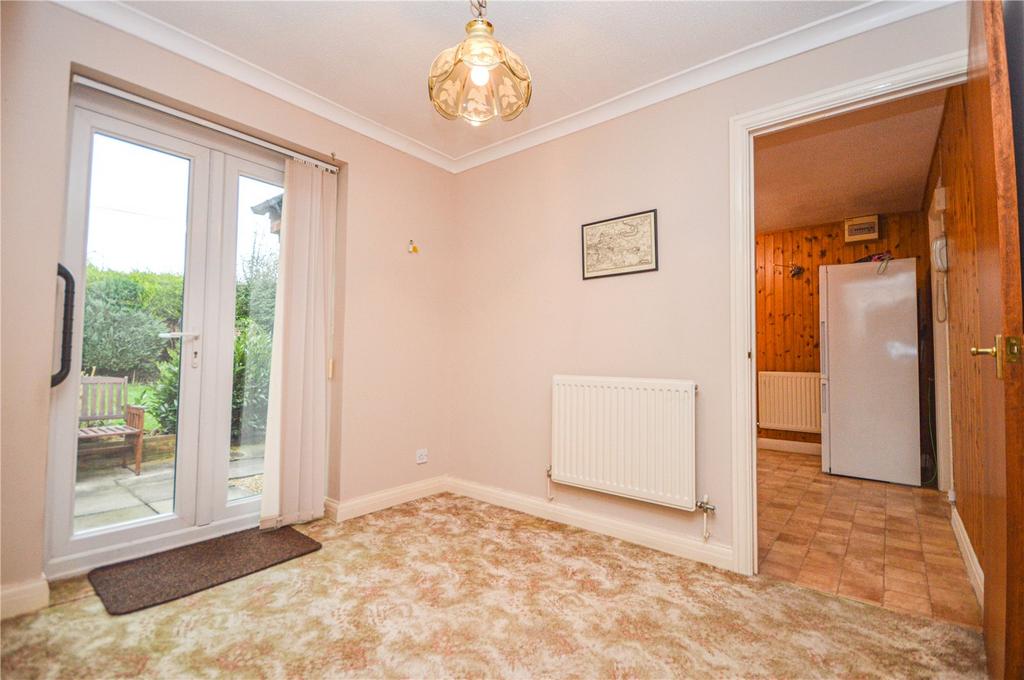 Bedroom/Dining