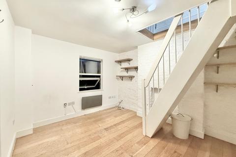 undefined, Dollis Road, London N3