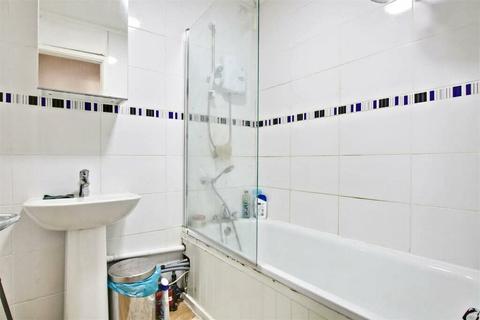 2 bedroom flat for sale, Hertford Road, Enfield, EN3