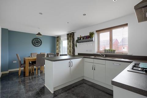 64 Brookview Close, Blackburn, BB1 9NT