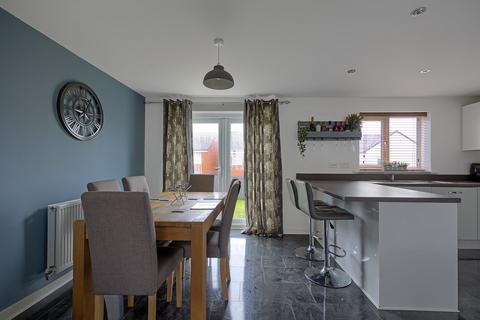 64 Brookview Close, Blackburn, BB1 9NT