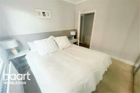 2 bedroom maisonette to rent, Gladstone Road, SW19