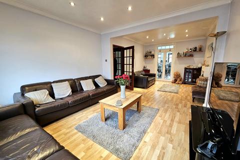 14 Keats Way, Greenford, UB6 9HD