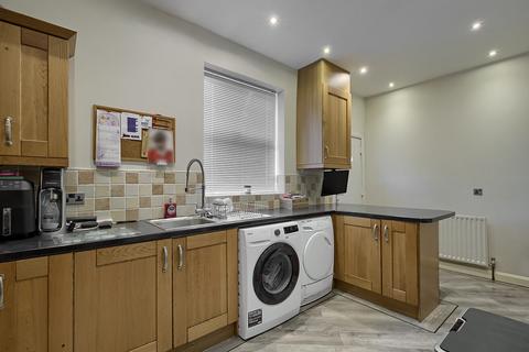 5 bedroom terraced house for sale, Halifax Road, Burnley BB10