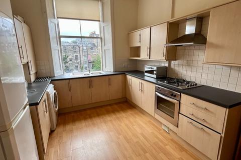 4 bedroom flat to rent, East London Street, Edinburgh EH7