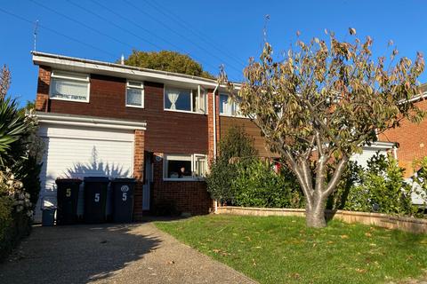 4 bedroom house to rent, Bicknor Close, Canterbury CT2