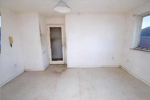 1 bedroom flat for sale - Flat 8, 116 Burnham Road, Chingford, Waltham Forest, E4 8PB