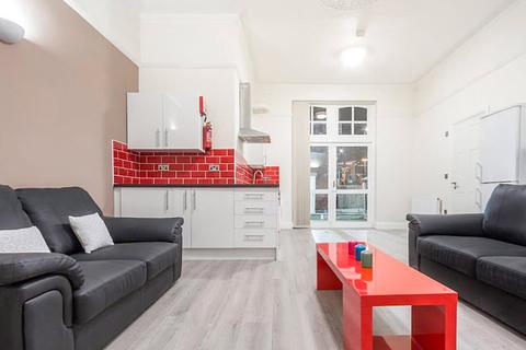 2 bedroom apartment to rent, Apt 1, 18 Queen Square, 18 Queen Square LS2