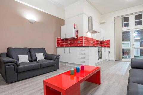 2 bedroom apartment to rent, Apt 1, 18 Queen Square, 18 Queen Square LS2
