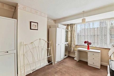 40 Lawrence Crescent, Dagenham, RM10 7HJ