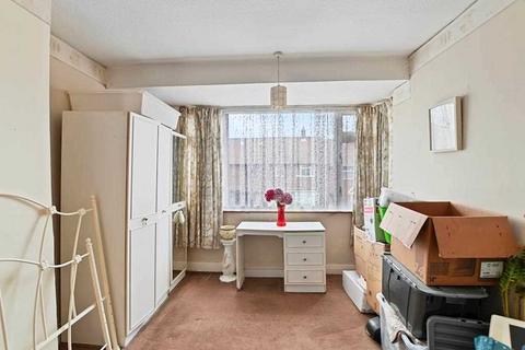 40 Lawrence Crescent, Dagenham, RM10 7HJ