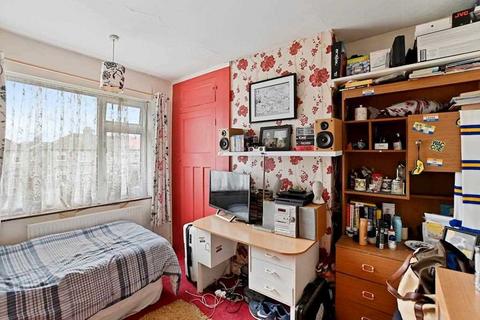 40 Lawrence Crescent, Dagenham, RM10 7HJ