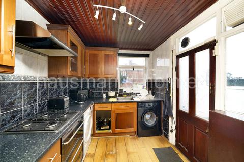4 bedroom house for sale - Woodstock Avenue, Golders Green, NW11