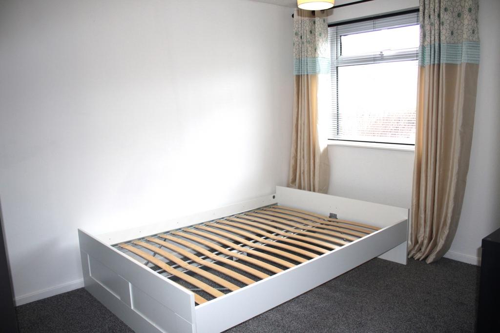 16 Braemar bedroom 1 2