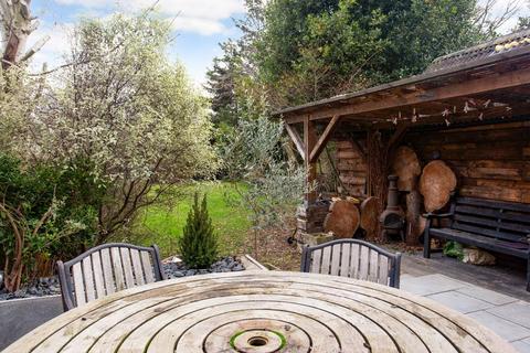 152 Twickenham Road, Hanworth, Feltham, TW13 6HD