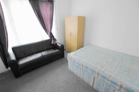 2 bedroom flat for sale, London E7